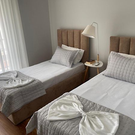 New Bazaar, Grand Apartment ติรานา ภายนอก รูปภาพ