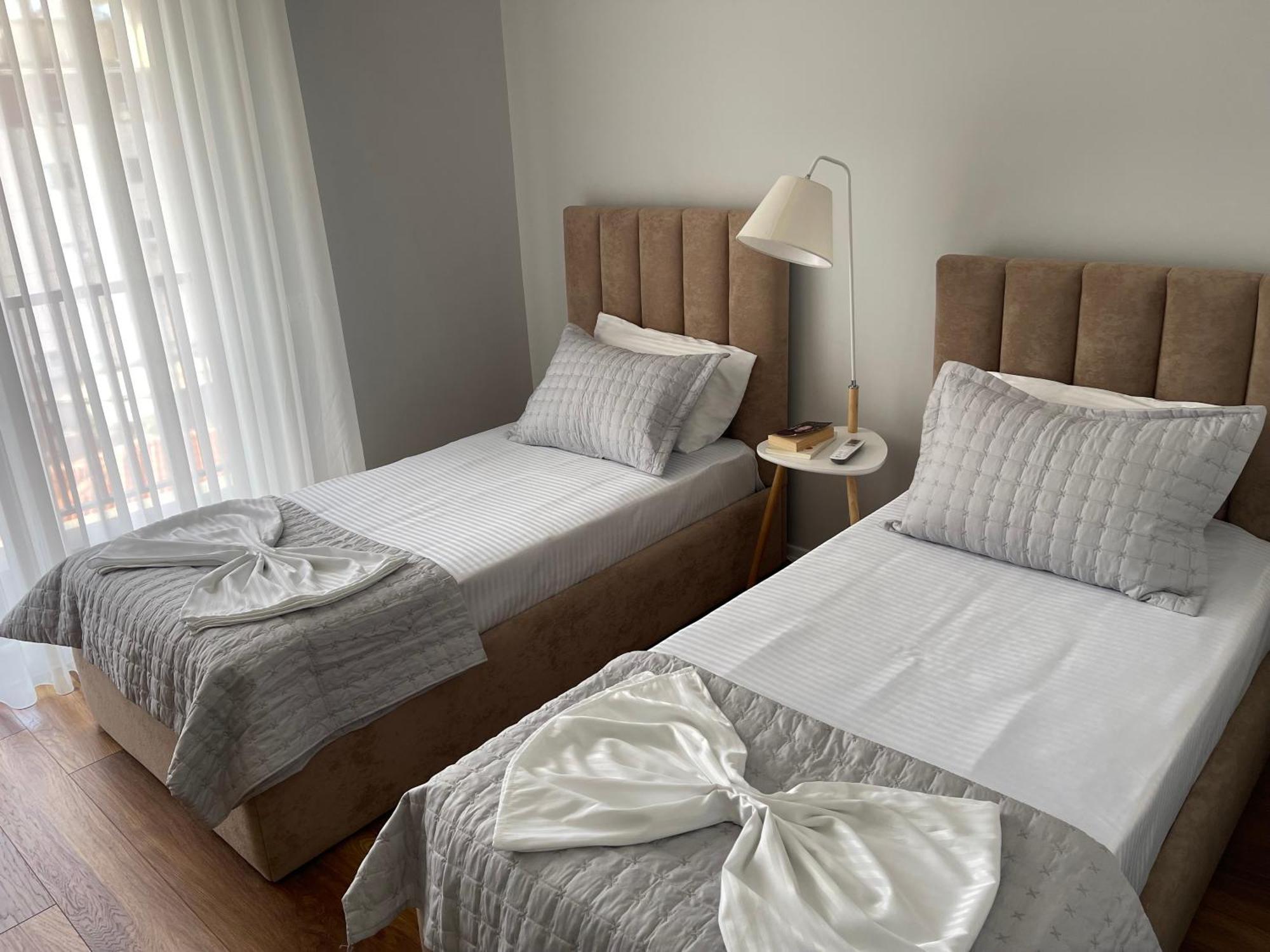 New Bazaar, Grand Apartment ติรานา ภายนอก รูปภาพ